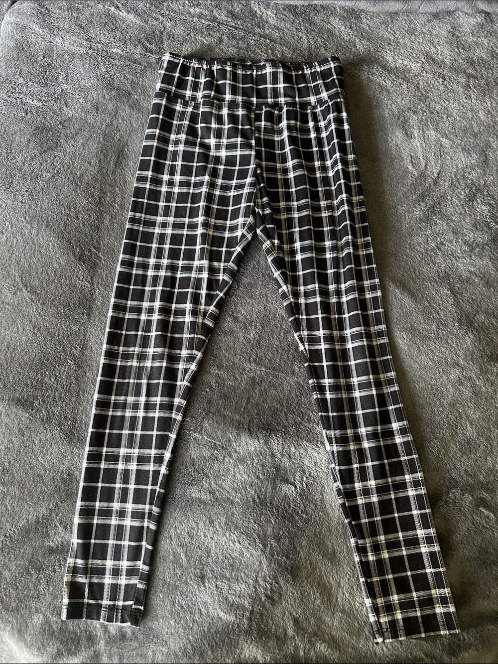 The commons Black & White Plaid Kids Leggings Large